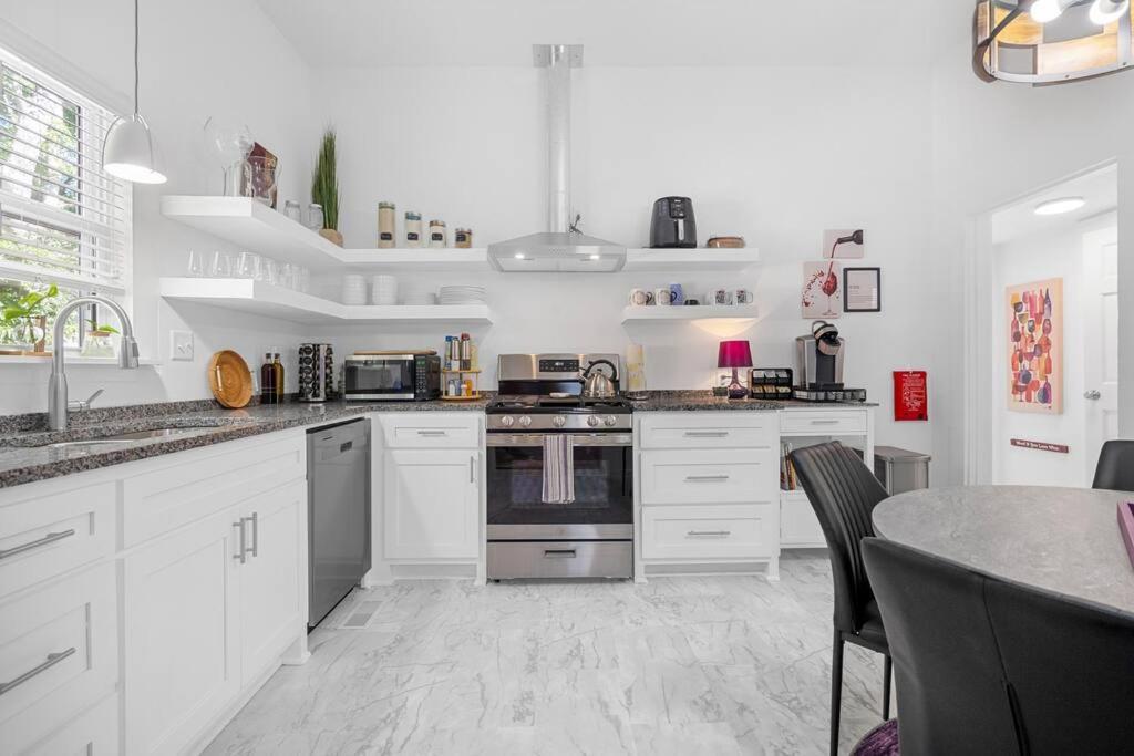 Vineyard Cottage-Pet Friendly & Walk To Oaklawn! Χοτ Σπρινγκς Εξωτερικό φωτογραφία