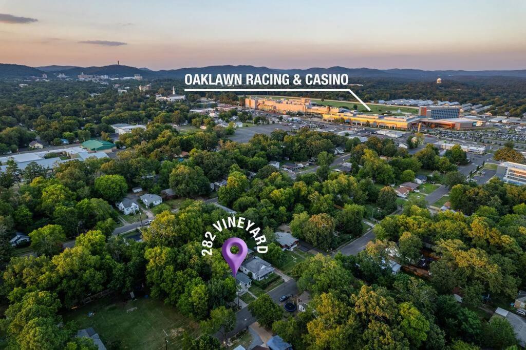 Vineyard Cottage-Pet Friendly & Walk To Oaklawn! Χοτ Σπρινγκς Εξωτερικό φωτογραφία